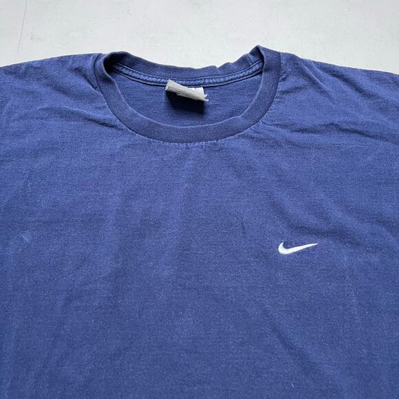 Vintage Nike Small Swoosh Essential T-Shirt Navy Blue Size XL Y2K - Picture 3 of 7